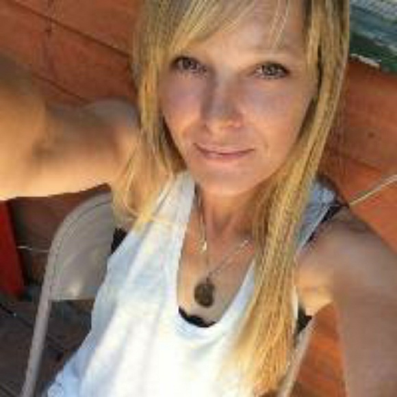 Meet your Posher, Tanji - Picture 1 of 1